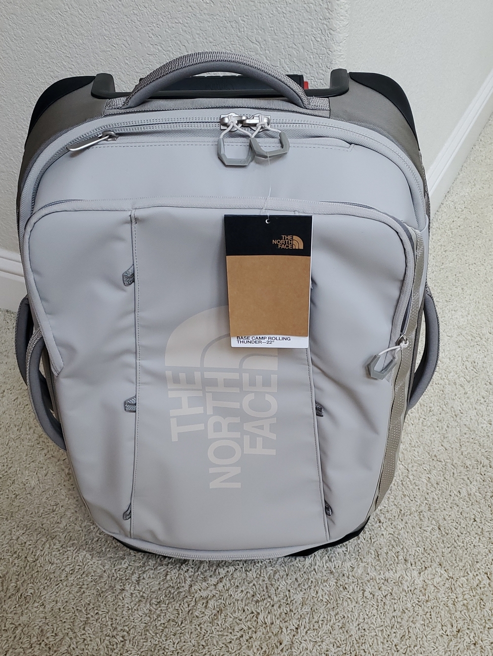 The North Face Rolling Thunder Men's 22inch/40L Luggage